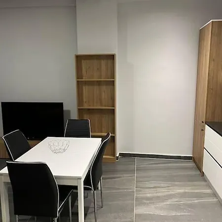 Apartment Near The Beach, Qerret *